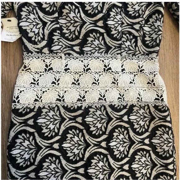 Yigal Azrouel Long Sleeve Black and White Lace Trumpet Dress Sz 4 - Picture 4 of 13